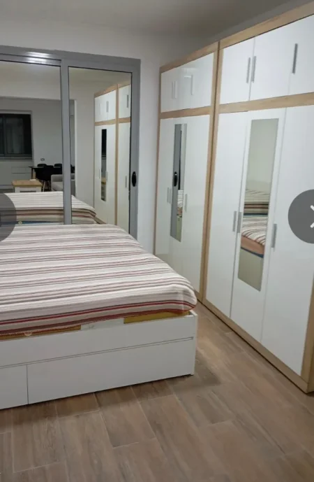 Tirane, jepet me qera apartament 1+1 Kati 4, 65 m² 350 € 