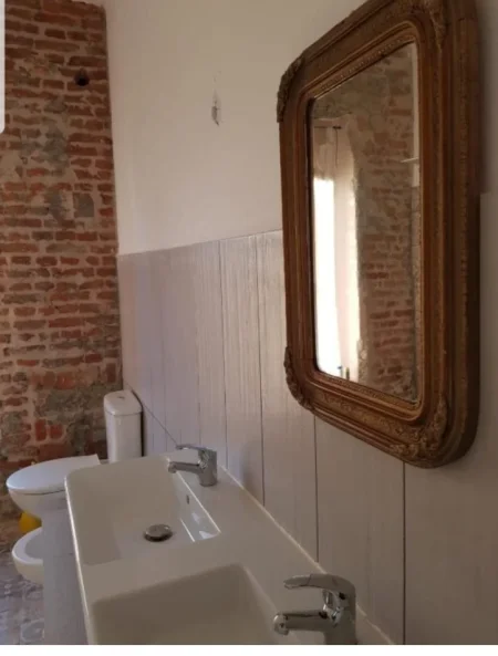 Tirane, jepet me qera garsonier 1+1 Kati 1, 50 m² 550 € (Qender)