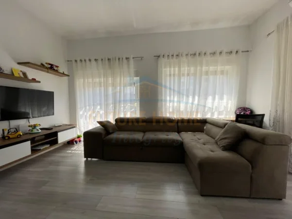 shitet apartament 2+1+Ballkon Kati 3, 99 m² 155.000 € (OKAZION)