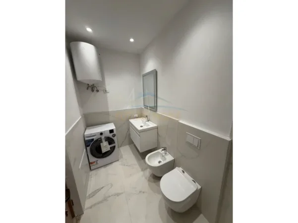 Tirane, jepet me qera apartament 2+1+Ballkon Kati 7, 98 m² 550 € (Astir, Tirane)