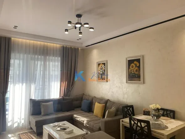 Tirane, jap me qera apartament 1+1+Ballkon Kati 9, 70 m² (21 DHjetori, kompleksi Kontakt)