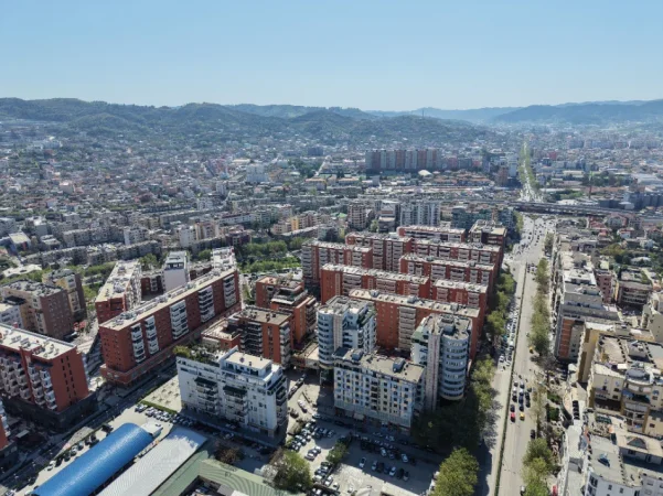 Tirane, shitet ambjent biznesi Kati 0, 222 m² 777.350 € (Rruga e Kavajes)