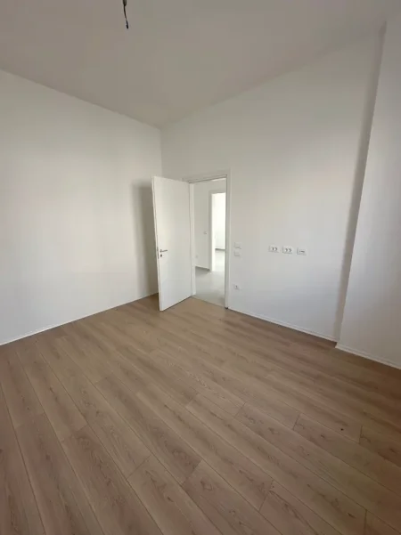 Tirane, shitet apartament 2 Katshe Kati 0, 352 m² 1.050.000 € (TEG)