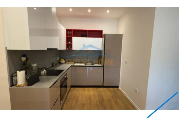 Tirane, jepet me qera apartament 1+1+Ballkon Kati 8, 75 m² 800 € (Delijorgji)