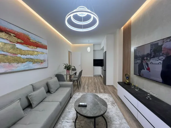 Tirane, jepet me qera apartament 1+1+Ballkon Kati 4, 75 m² 900 € (Rruga e Kosovareve)