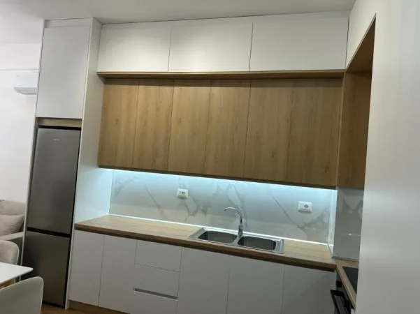 Tirane, jepet me qera nga Pronari, pa-komision apartament 1+1+Ballkon Kati 3, 50 m² 420 € (Kompleksi Kadiu kontakt)