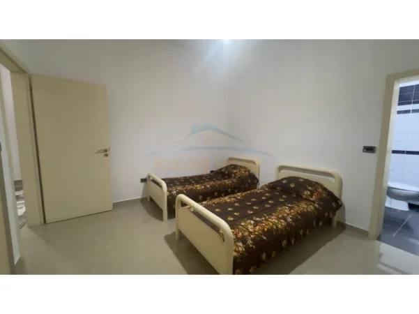 Tirane, jepet me qera apartament 2+1+Ballkon Kati 0, 100 m² 700 € (Kodra e Diellit)