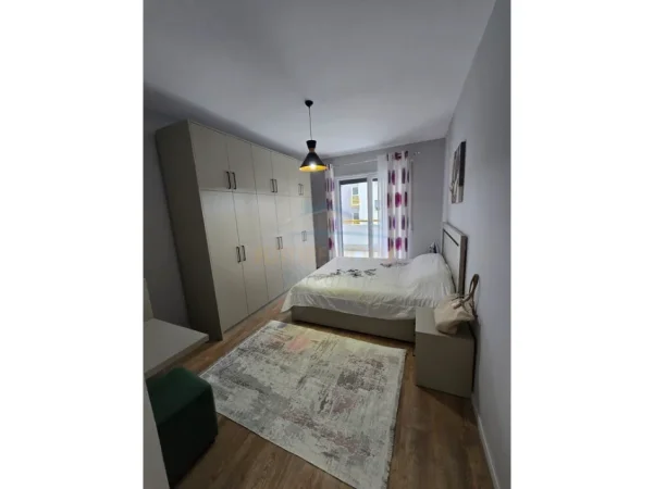 Tirane, jepet me qera apartament 1+1+Ballkon Kati 6, 82 m² 680 € (ish Dogana)