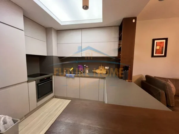 Tirane, shitet apartament 2+1+Ballkon Kati 3, 97 m² 225.000 € (Parku)