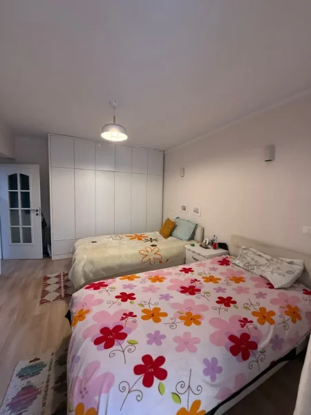 Tirane, shitet apartament 1+1+Ballkon Kati 2, 62 m² 150.000 € (Prane shkolles se Baletit)