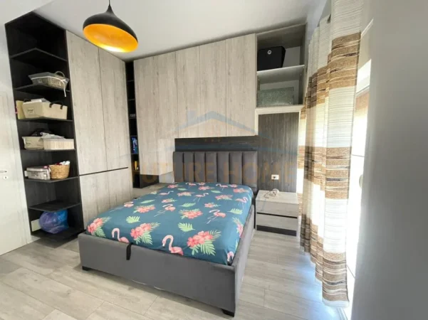 Tirane, shitet apartament 2+1+Ballkon Kati 3, 99 m² 155.000 € (Ali Demi)