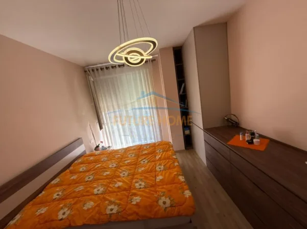 Tirane, jepet me qera apartament 1+1+Ballkon Kati 2, 70 m² 600 € (Don Bosko)