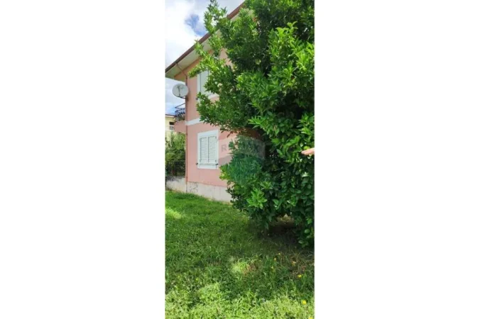 Tirane, shitet Vile , 500 m² 200.000 € (Peze helmas)
