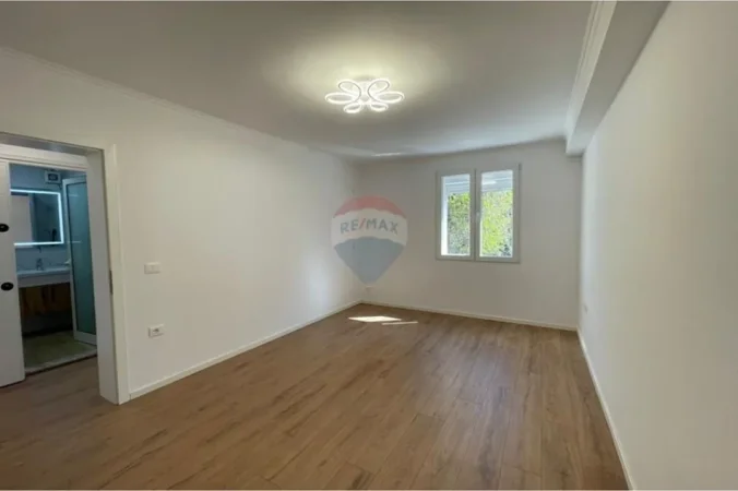 Tirane, shitet apartament , 42 m² 132.001 € 
