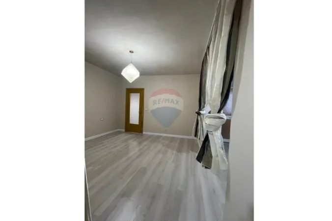 Tirane, jepet me qera apartament , 41 m² 600 € 