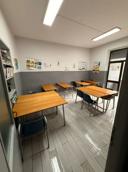 🏠 Me Qera: Zyre. 100m2 (📍Std. Dinamo - Sulejman Delvina)🔥 Super zonë || Buzë Rruge ✨️ 850€ Neto / Muaji 💶