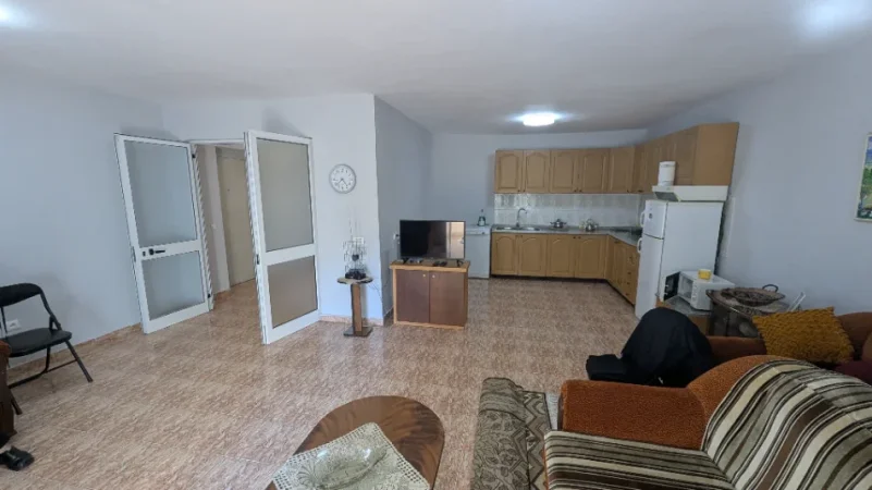 Tirane, shitet apartament 1+1+Aneks+Ballkon Kati 1, 100 m² Stadiumi Dinamo (Rruga Njazi Demi)
