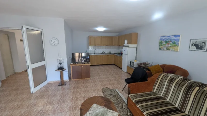Tirane, shitet apartament 1+1+Aneks+Ballkon Kati 1, 100 m² Stadiumi Dinamo (Rruga Njazi Demi)