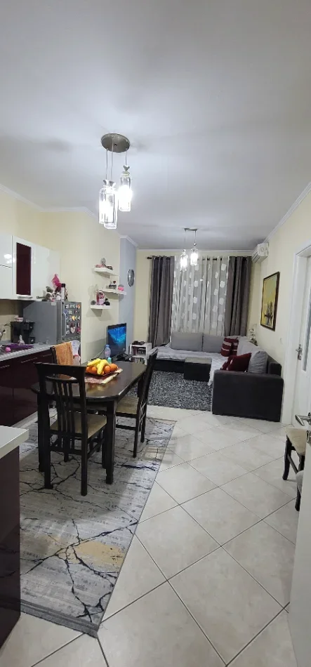 Jepet me qera apartament 1+1 Kati 5, 60 m²