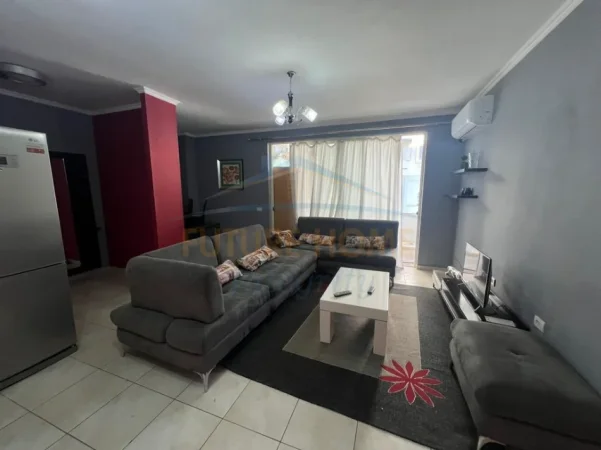 Tirane, jepet me qera apartament 2+1 Kati 1, 90 m² 570 € (ALI DEM)
