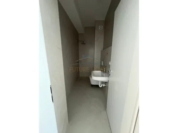 Tirane, shes apartament 1+1 Kati 8, 49 m² 88.380 € (Kadiu)