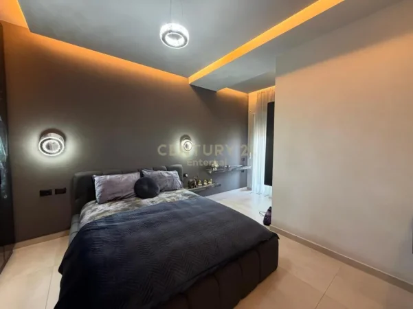 Tirane, shes apartament 3+1+Aneks+Ballkon Kati 8, 170 m² 330.000 € (Golden Park 3)