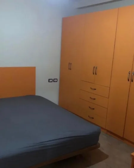 Tirane, jepet me qera apartament 1+1 Kati 1, 65 m² 300 € SHKOLLA BASHKUAR