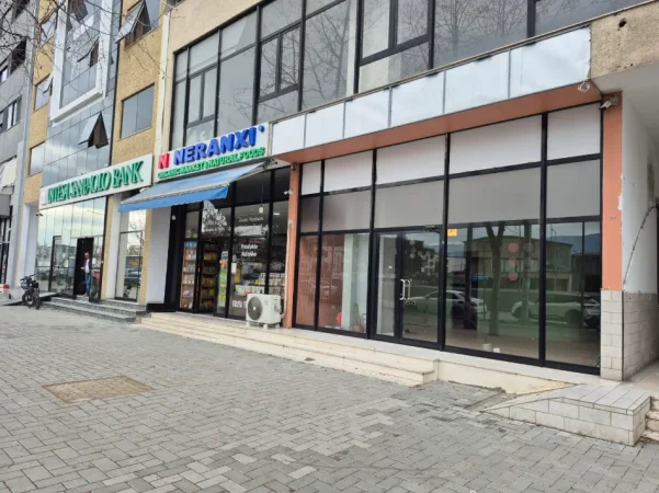 Tirane, jepet me qera ambjent biznesi Kati 0, 179.5 m² 3.500 € (Astir, Tirane)