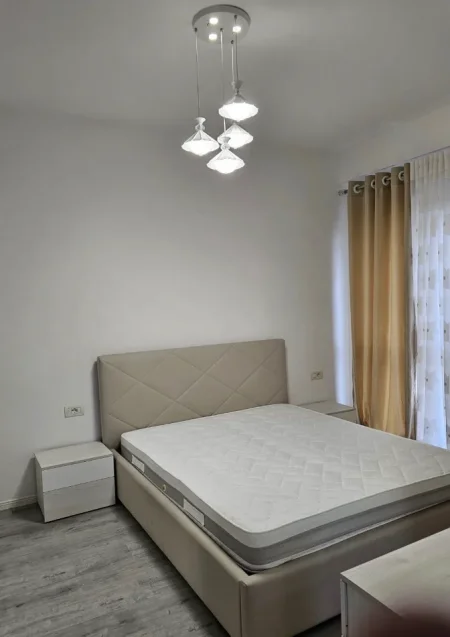 Tirane, jepet me qera apartament 2+1 Kati 12, 78 m² 700 € (5 MAJI)