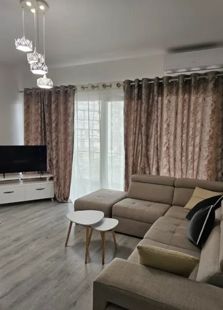 Tirane, jepet me qera apartament 2+1 Kati 12, 78 m² 700 € (5 MAJI)