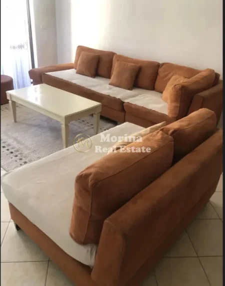 Tirane, jepet me qera apartament 3+1 Kati 5, 115 m² 750 € (Bulevardi Zogu i Pare)