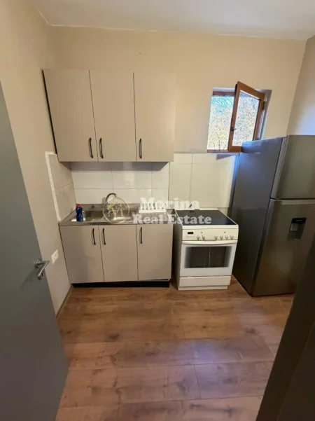 Tirane, jepet me qera apartament 1+1 Kati 1, 50 m² (Qytet Studenti)