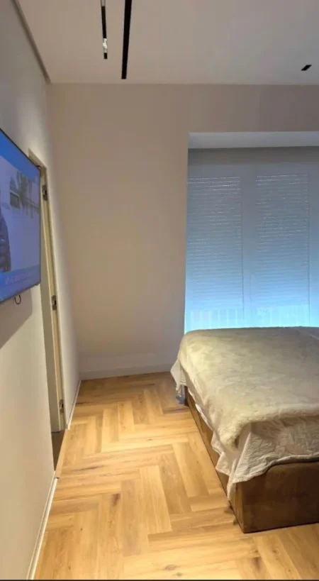 Tirane, jepet me qera apartament 2+1+2 Kati 3, 120 m² 1.900 € (TEG)