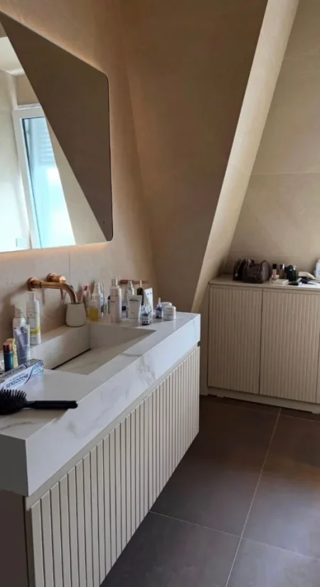 Tirane, jepet me qera apartament 2+1+2 Kati 3, 120 m² 1.900 € (TEG)