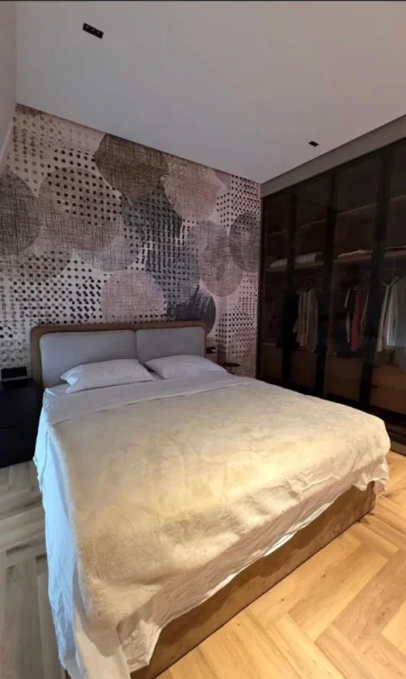 Tirane, jepet me qera apartament 2+1+2 Kati 3, 120 m² 1.900 € (TEG)