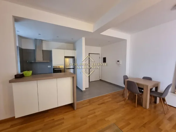Tirane, jepet me qera apartament , 84 m² (teg)