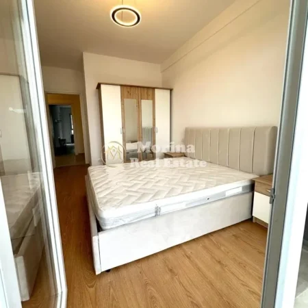 Tirane, jepet me qera apartament 2+1 Kati 4, 98 m² 500 € (Univers City)