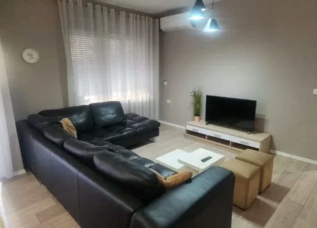Tirane, jepet me qera apartament 1+1 Kati 2, 70 m² 650 € (Myslym Shyri)