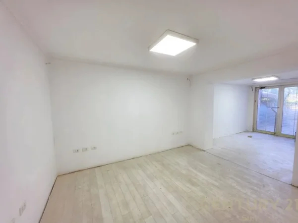 Tirane, jepet me qera ambjent biznesi Kati 0, 100 m² 1.200 € (Mozaiku)