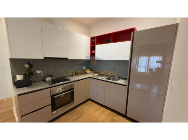 Tirane, jepet me qera apartament 1+1 Kati 8, 75 m² 800 € (DELIJORGJI)