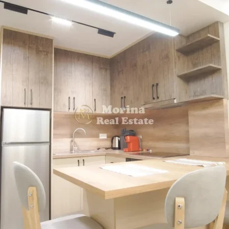 Tirane, jepet me qera apartament 1+1 Kati 1, 65 m² 750 € (21 Dhjetori)