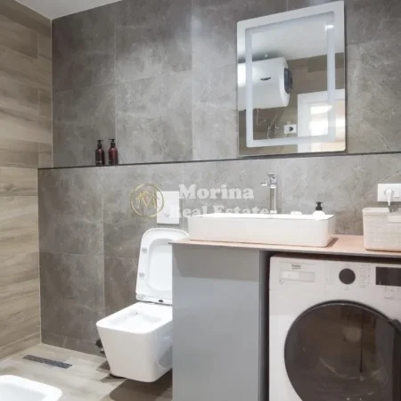 Tirane, jepet me qera apartament 1+1 Kati 1, 65 m² 750 € (21 Dhjetori)