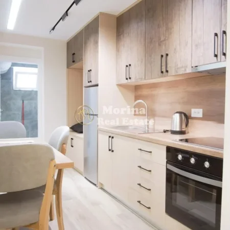 Tirane, jepet me qera garsonier Kati 1, 45 m² 650 € (21 Dhjetori)