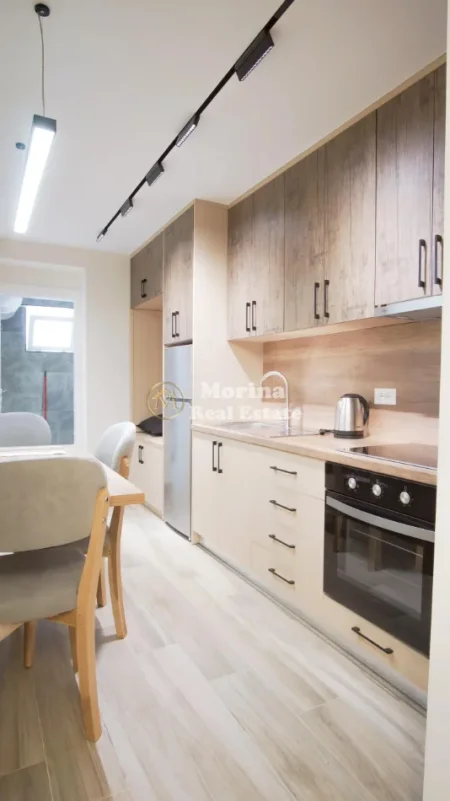 Tirane, jepet me qera garsonier Kati 1, 45 m² 650 € (21 Dhjetori)