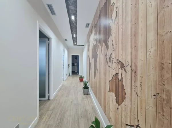 Tirane, jepet me qera ambjent biznesi , 135 m² 1.800 € 