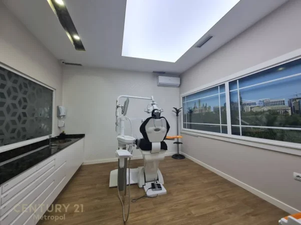 Tirane, jepet me qera ambjent biznesi , 135 m² 1.800 € 