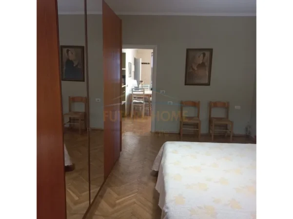 Tirane, jepet me qera apartament 1+1 Kati 2, 60 m² 600 € (MYSLYM SHYRI)