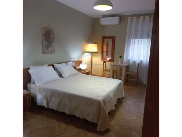 Tirane, jepet me qera apartament 1+1 Kati 2, 60 m² 600 € (MYSLYM SHYRI)
