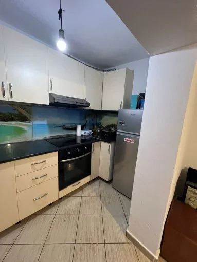 Tirane, jepet me qera apartament 2+1 Kati 2, 120 m² 550 € (rruga ali demi , ish tregu elektrik)