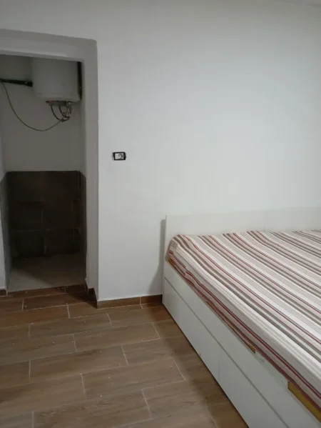 Shqiperi, jepet me qera apartament 1+1 Kati 0, 50 m² 350 € (BRRYLI)